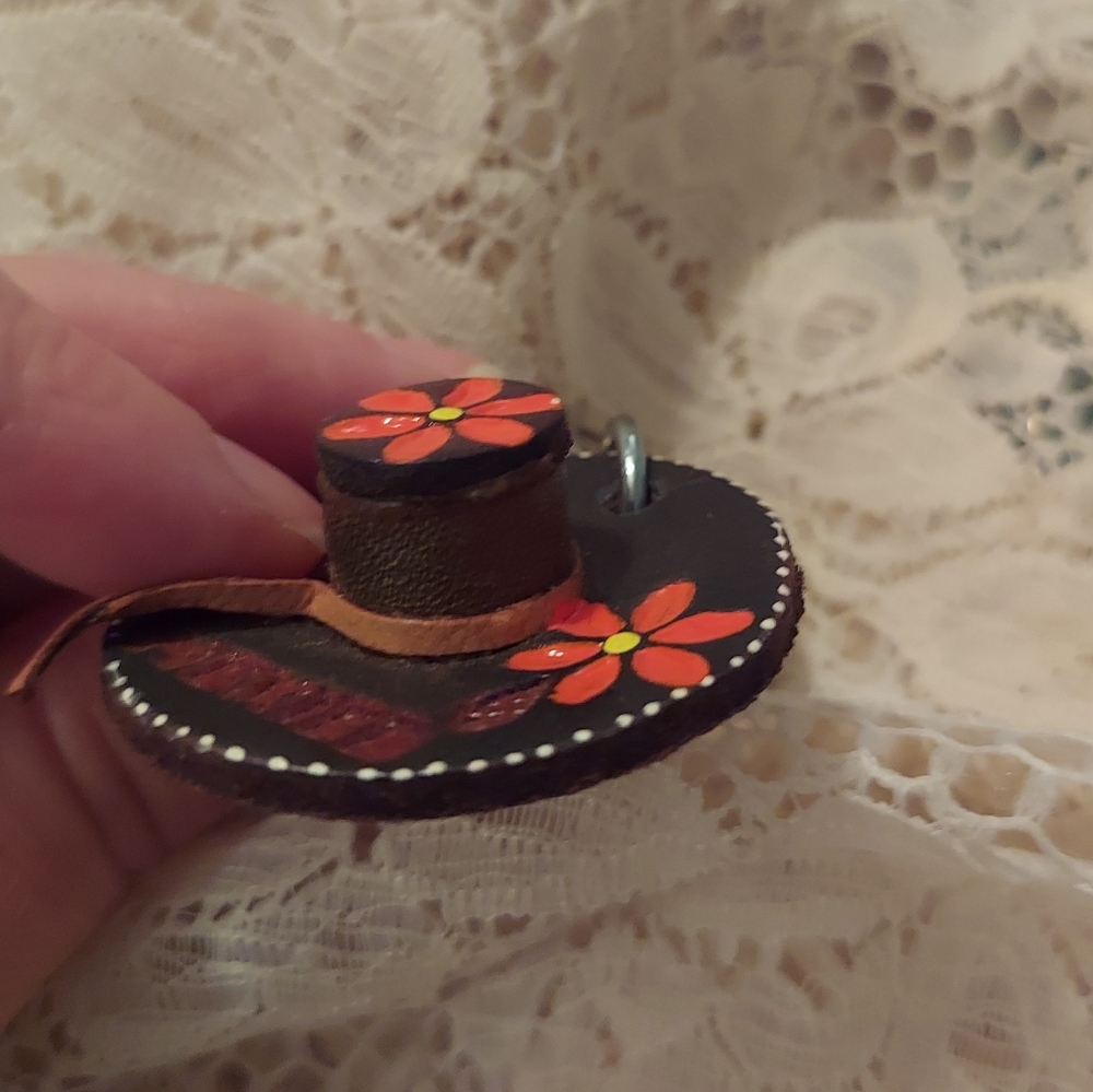 Cute Mexico Souvenir Keychain Leather Sombrero Hat - Picture 5 of 7